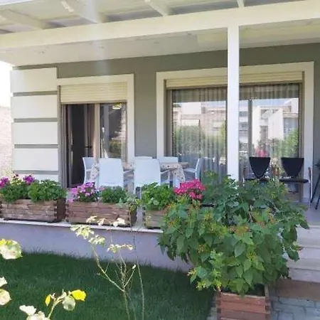 Villa Gjiri I Lalzit Perla Resort 别墅 *