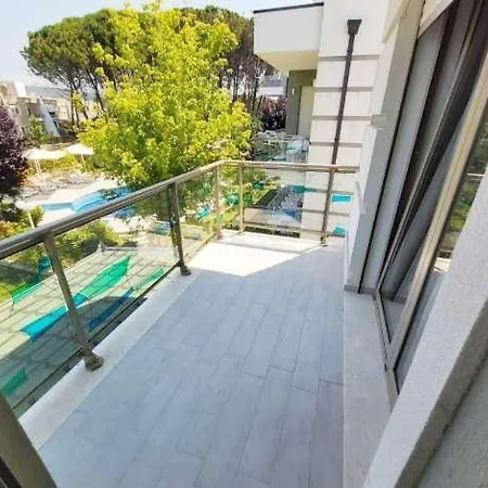 Villa Gjiri I Lalzit Perla Resort