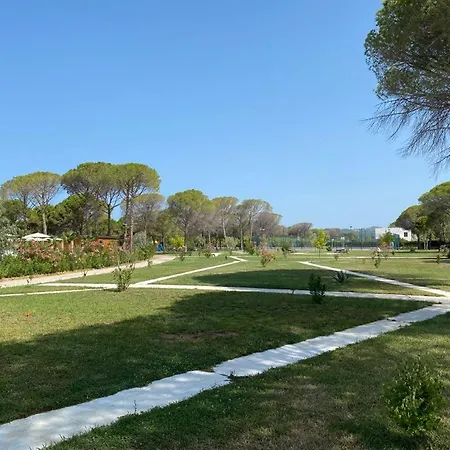 Villa Gjiri I Lalzit Perla Resort 别墅 Durrës